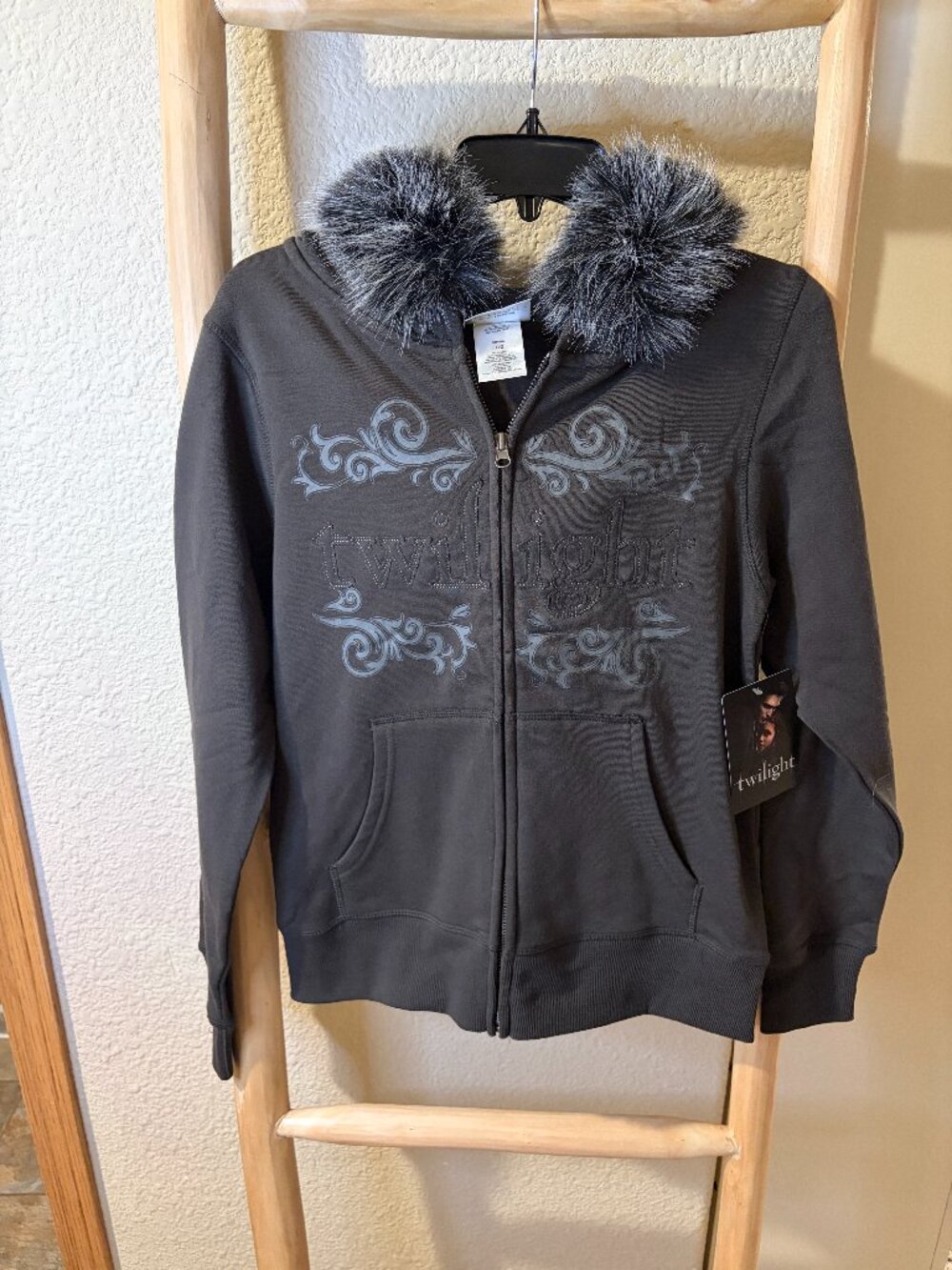 Twilight Saga Y2K Bella Swan Faux Fur Hoodie Full Zip Jacket Gray Size L NWT
